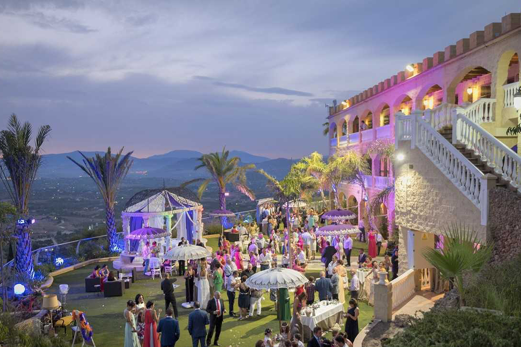 500m from the luxury El Mirador Venue